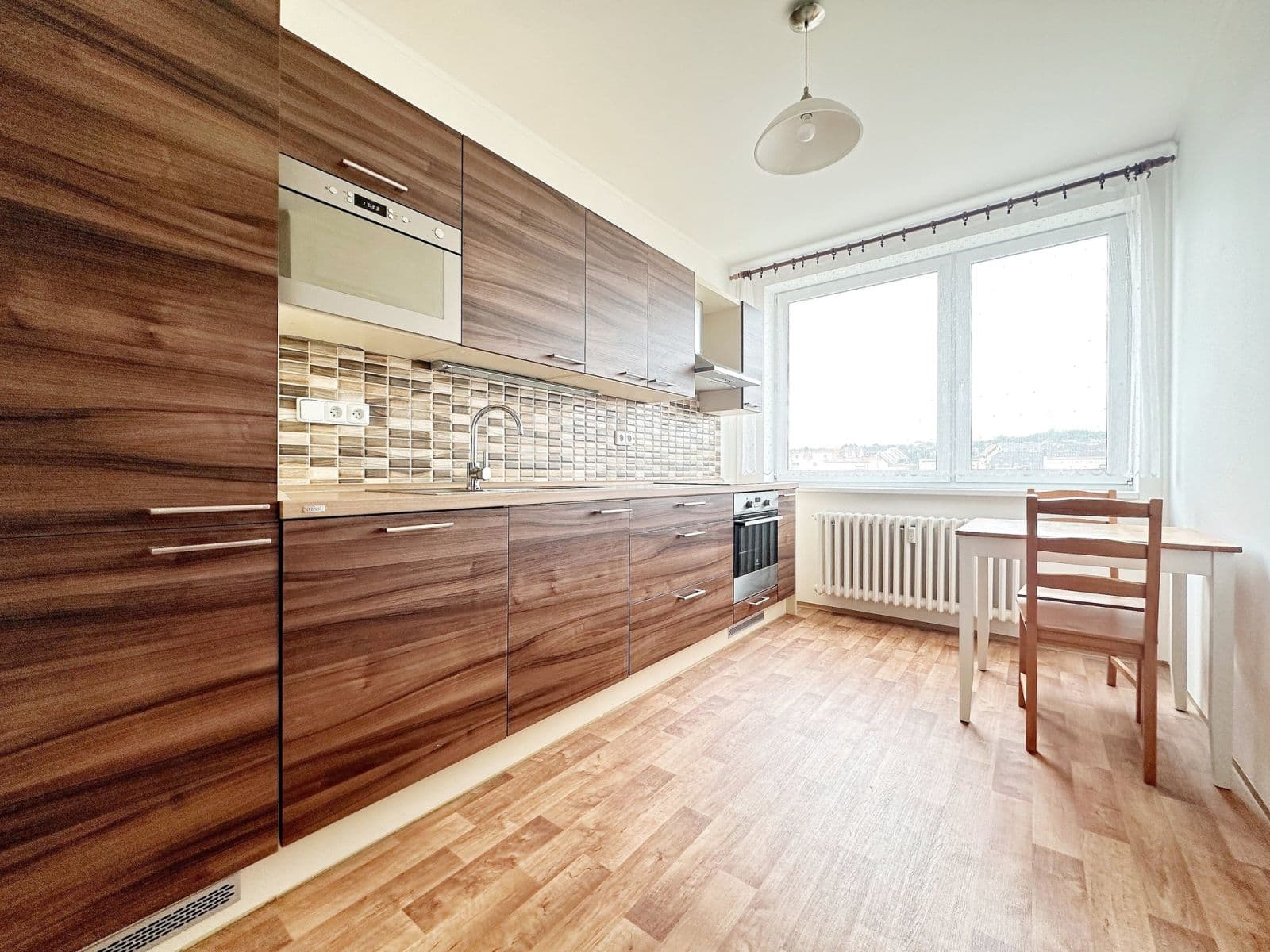 Prenájom bytu 2-izbový 38 m², Nevanova, Praha, Praha Prenájom bytu 2-izbový 38 m², Nevanova, Praha, Praha