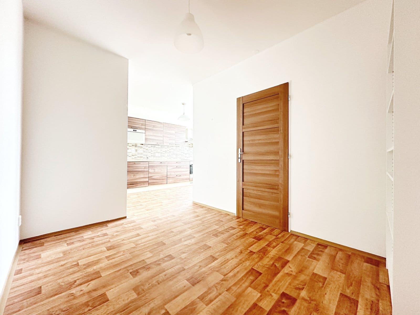 Prenájom bytu 2-izbový 38 m², Nevanova, Praha, Praha Prenájom bytu 2-izbový 38 m², Nevanova, Praha, Praha