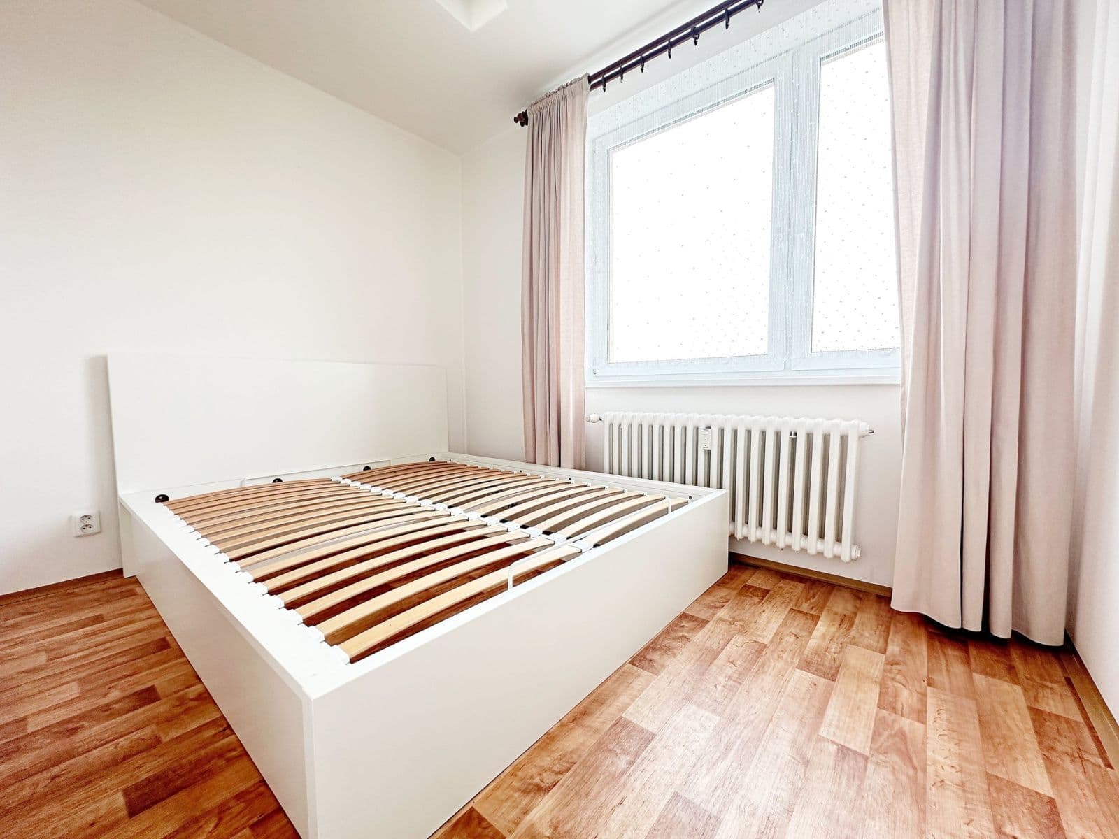 Prenájom bytu 2-izbový 38 m², Nevanova, Praha, Praha Prenájom bytu 2-izbový 38 m², Nevanova, Praha, Praha