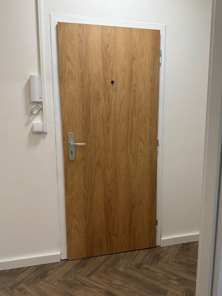 Prenájom bytu 2-izbový 46 m², Dlouhá, Olomouc, Olomoucký kraj Prenájom bytu 2-izbový 46 m², Dlouhá, Olomouc, Olomoucký kraj