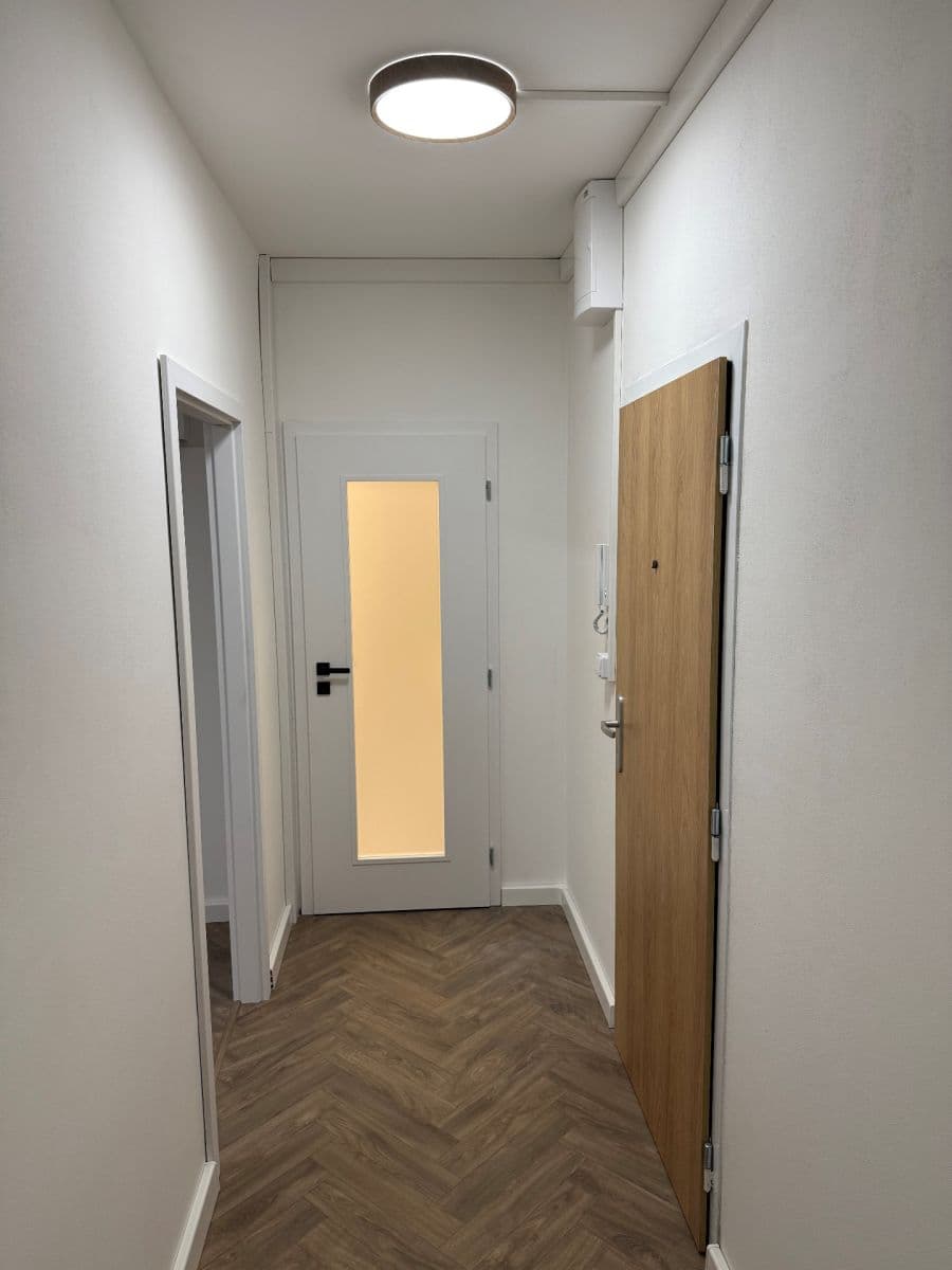 Prenájom bytu 2-izbový 46 m², Dlouhá, Olomouc, Olomoucký kraj Prenájom bytu 2-izbový 46 m², Dlouhá, Olomouc, Olomoucký kraj