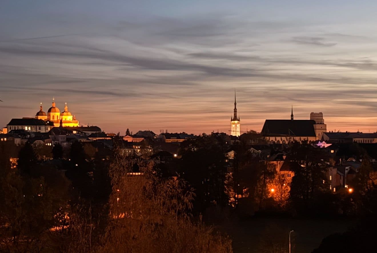 Prenájom bytu 2-izbový 46 m², Dlouhá, Olomouc, Olomoucký kraj Prenájom bytu 2-izbový 46 m², Dlouhá, Olomouc, Olomoucký kraj