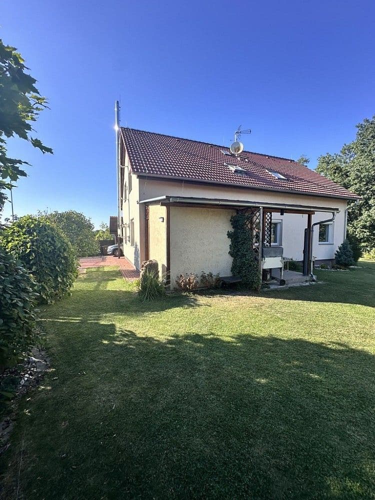Predaj domu 235 m², pozemek 1.127 m², Zlatá, Středočeský kraj Predaj domu 235 m², pozemek 1.127 m², Zlatá, Středočeský kraj