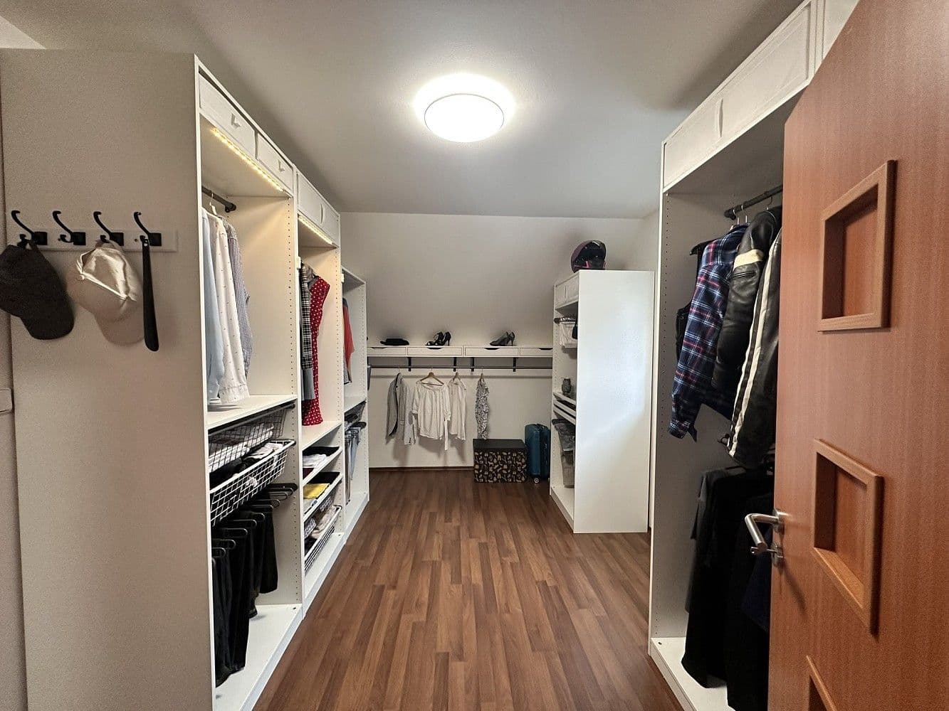 Predaj domu 235 m², pozemek 1.127 m², Zlatá, Středočeský kraj Predaj domu 235 m², pozemek 1.127 m², Zlatá, Středočeský kraj