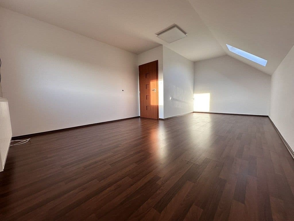 Predaj domu 235 m², pozemek 1.127 m², Zlatá, Středočeský kraj Predaj domu 235 m², pozemek 1.127 m², Zlatá, Středočeský kraj