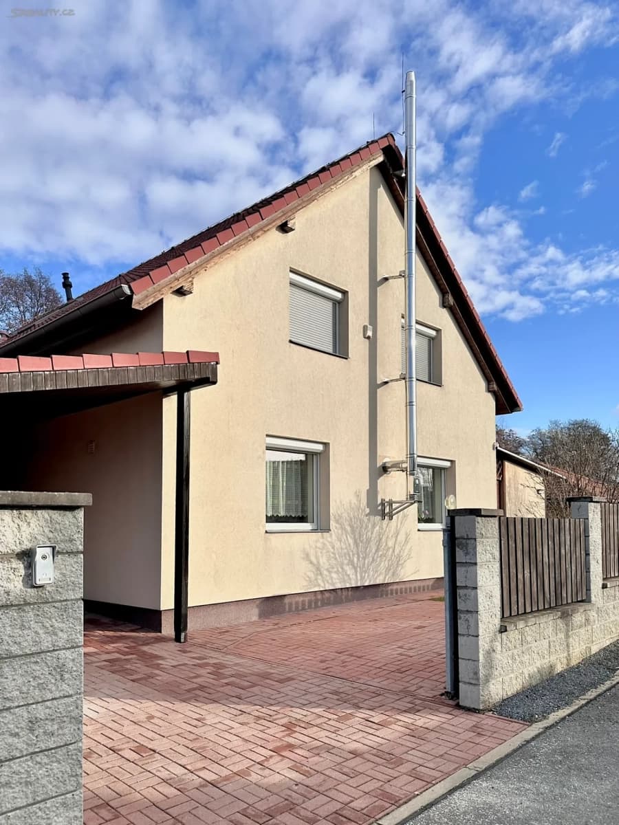 Predaj domu 235 m², pozemek 1.127 m², Zlatá, Středočeský kraj Predaj domu 235 m², pozemek 1.127 m², Zlatá, Středočeský kraj