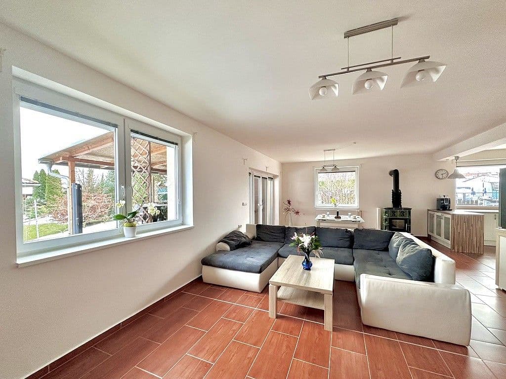 Predaj domu 235 m², pozemek 1.127 m², Zlatá, Středočeský kraj Predaj domu 235 m², pozemek 1.127 m², Zlatá, Středočeský kraj