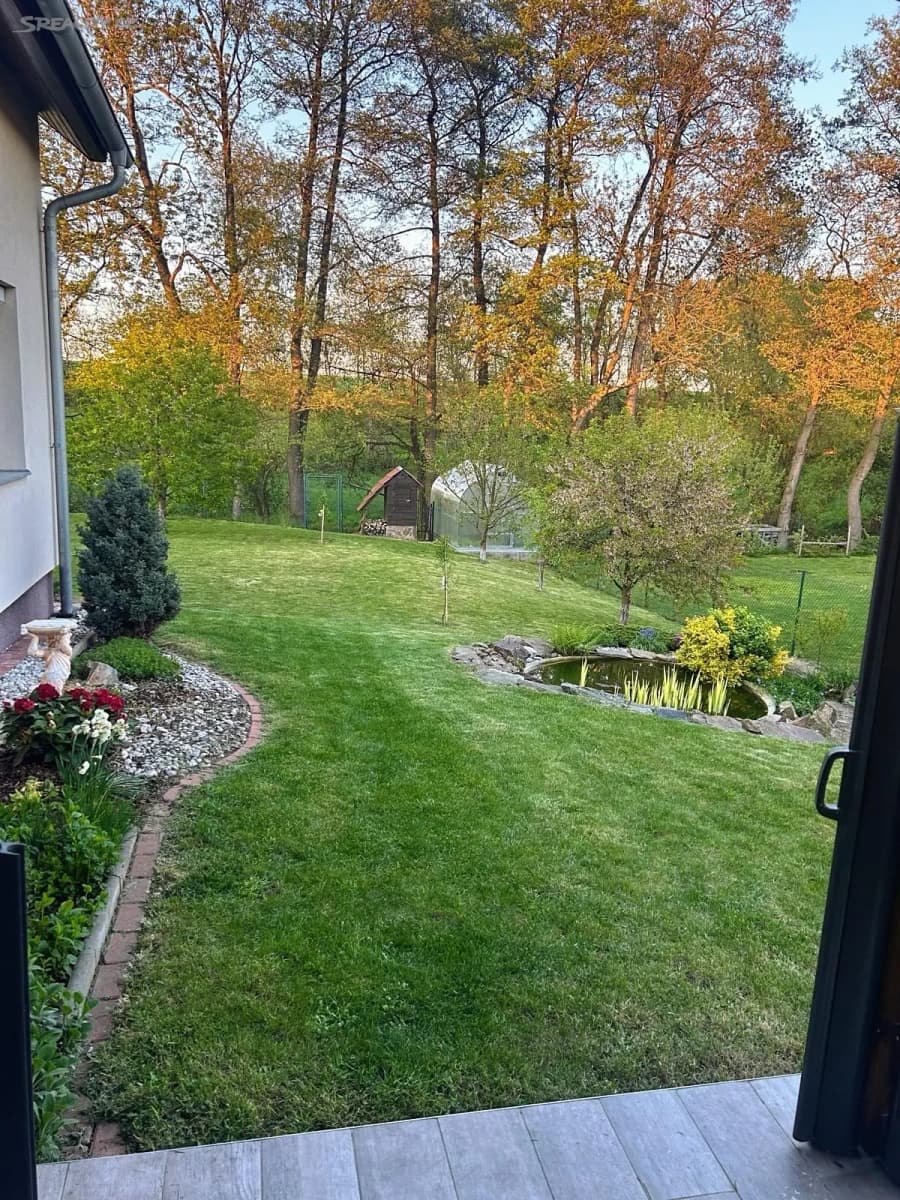 Predaj domu 235 m², pozemek 1.127 m², Zlatá, Středočeský kraj Predaj domu 235 m², pozemek 1.127 m², Zlatá, Středočeský kraj