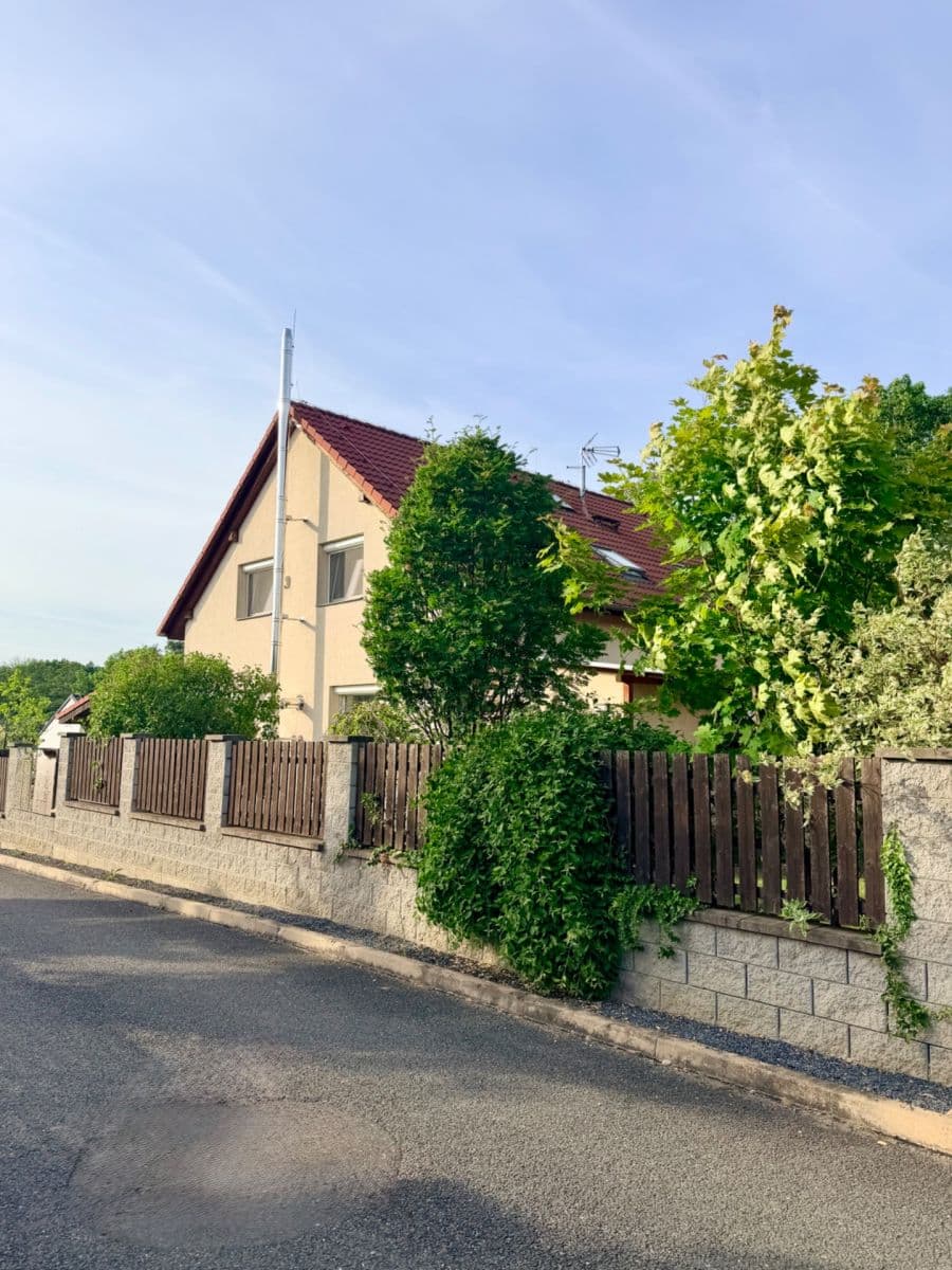 Predaj domu 235 m², pozemek 1.127 m², Zlatá, Středočeský kraj Predaj domu 235 m², pozemek 1.127 m², Zlatá, Středočeský kraj
