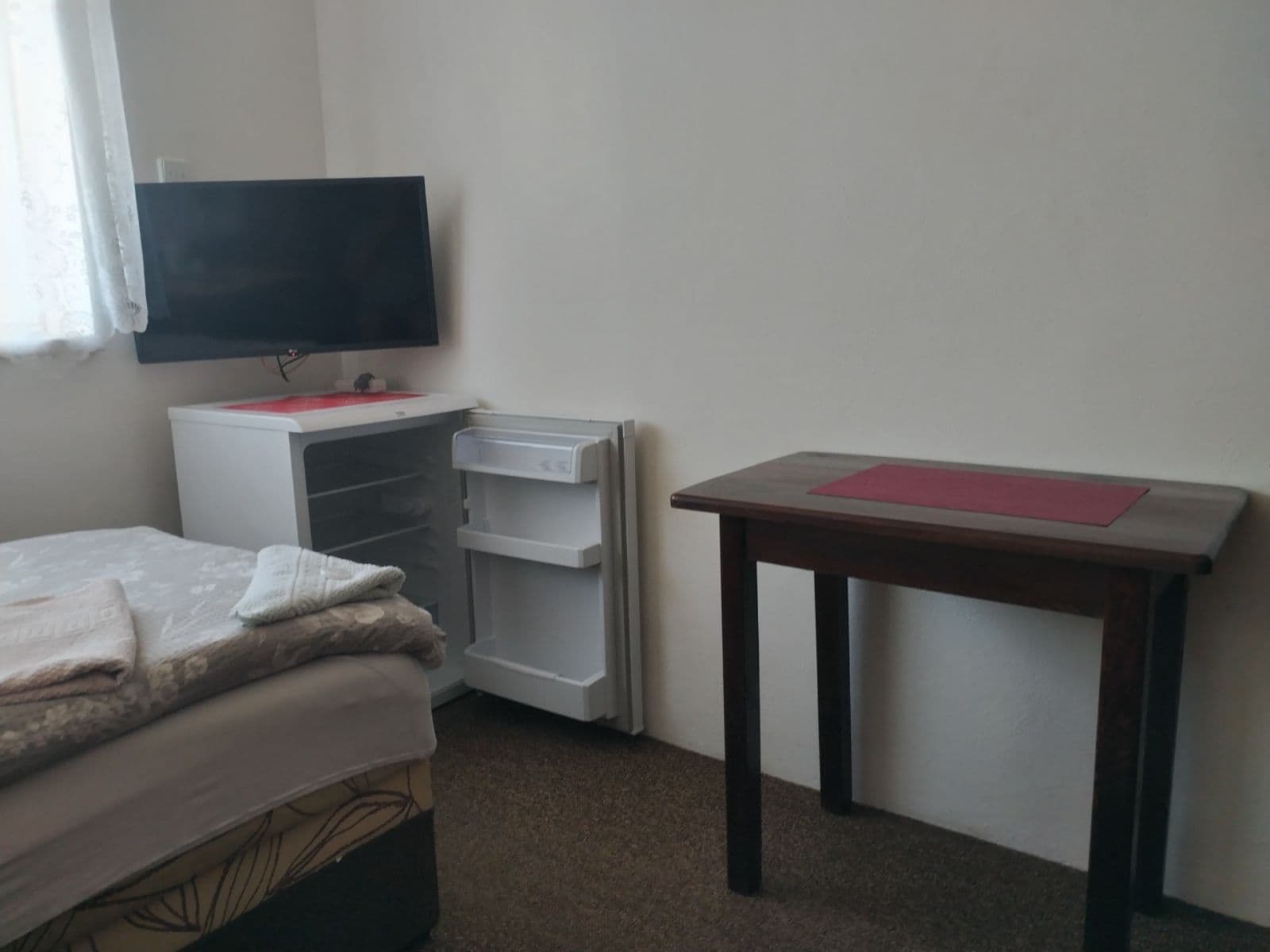 Prenájom bytu Garsoniéra 17 m², Ústecká, Praha, Praha Prenájom bytu Garsoniéra 17 m², Ústecká, Praha, Praha