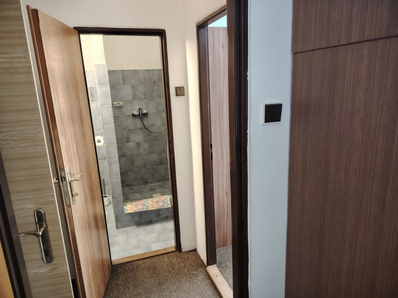 Prenájom bytu Garsoniéra 18 m², Ústecká, Praha, Praha Prenájom bytu Garsoniéra 18 m², Ústecká, Praha, Praha