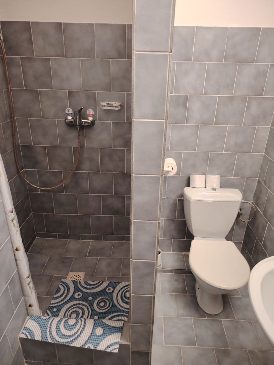 Prenájom bytu Garsoniéra 18 m², Ústecká, Praha, Praha Prenájom bytu Garsoniéra 18 m², Ústecká, Praha, Praha
