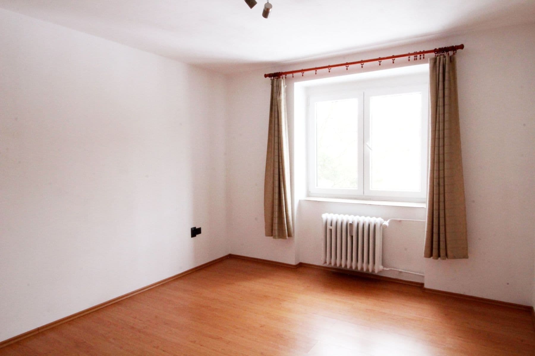 Prenájom bytu 1-izbový 32 m², Sevastopolská, Kladno, Středočeský kraj Prenájom bytu 1-izbový 32 m², Sevastopolská, Kladno, Středočeský kraj