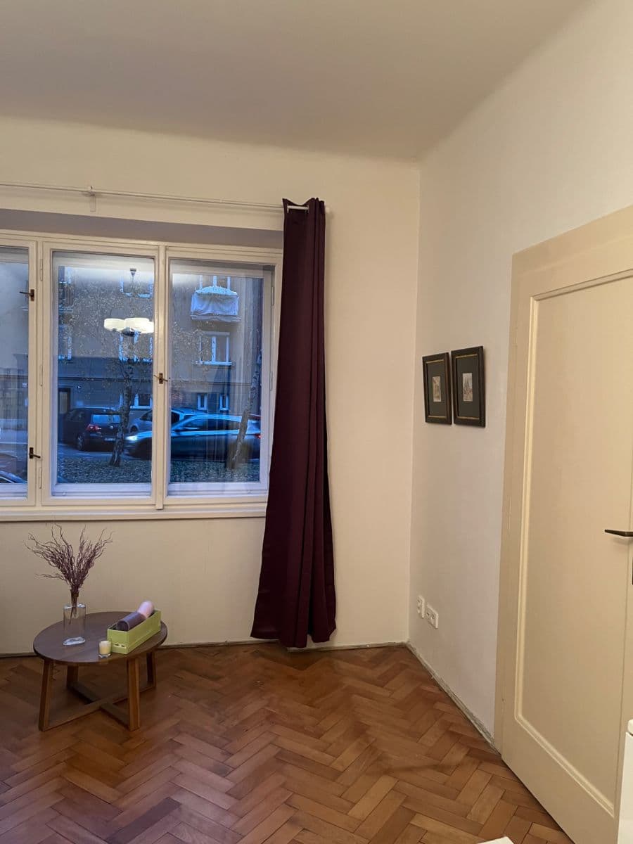 Prenájom bytu 1-izbový 40 m², Kladenská, Praha, Praha Prenájom bytu 1-izbový 40 m², Kladenská, Praha, Praha