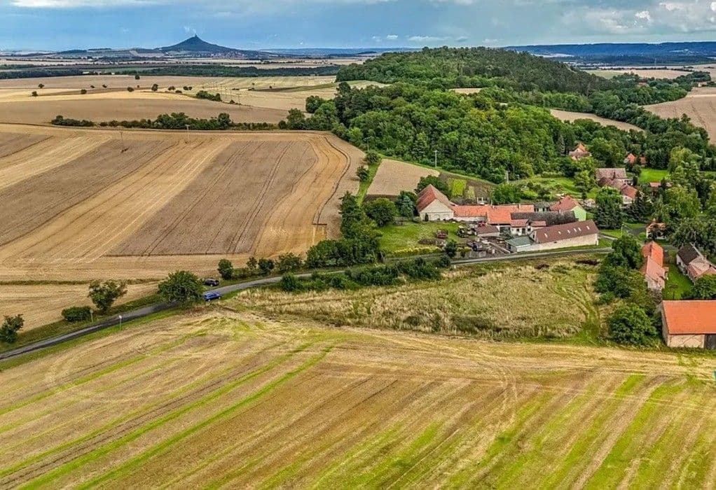 Predaj pozemku 2.077 m², Děčany, Ústecký kraj Predaj pozemku 2.077 m², Děčany, Ústecký kraj