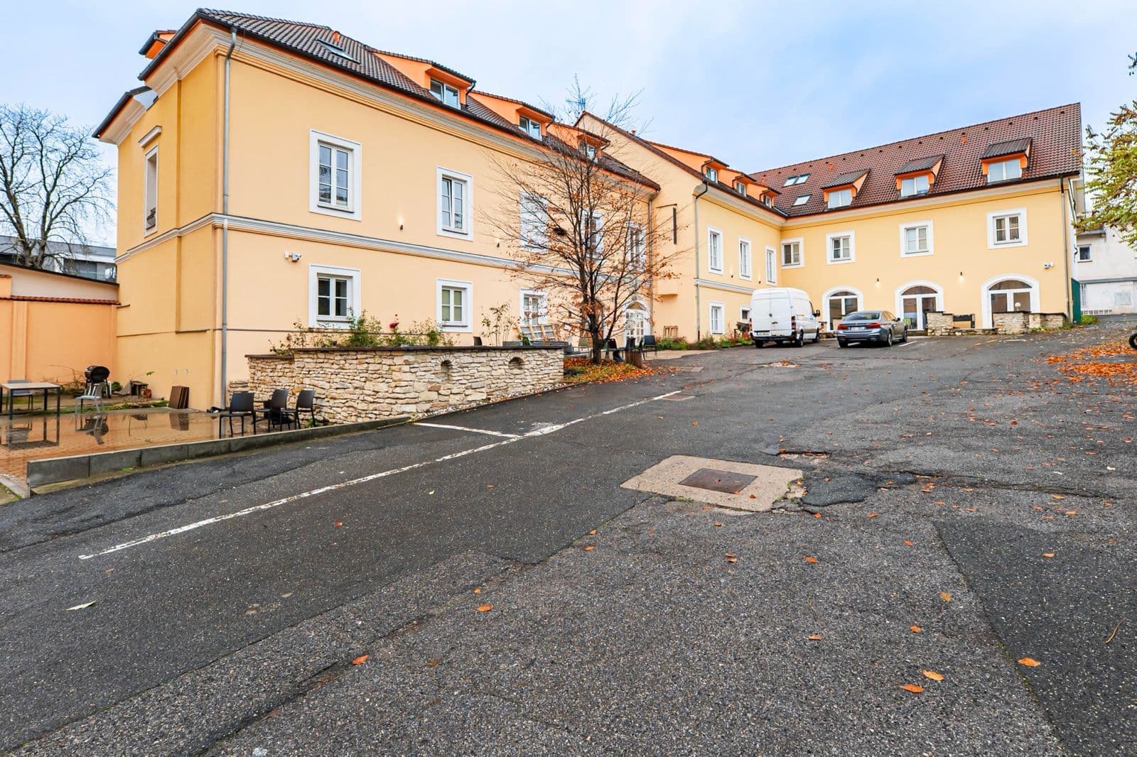 Prenájom kancelárie 60 m², Kotlaska, Praha, Praha Prenájom kancelárie 60 m², Kotlaska, Praha, Praha