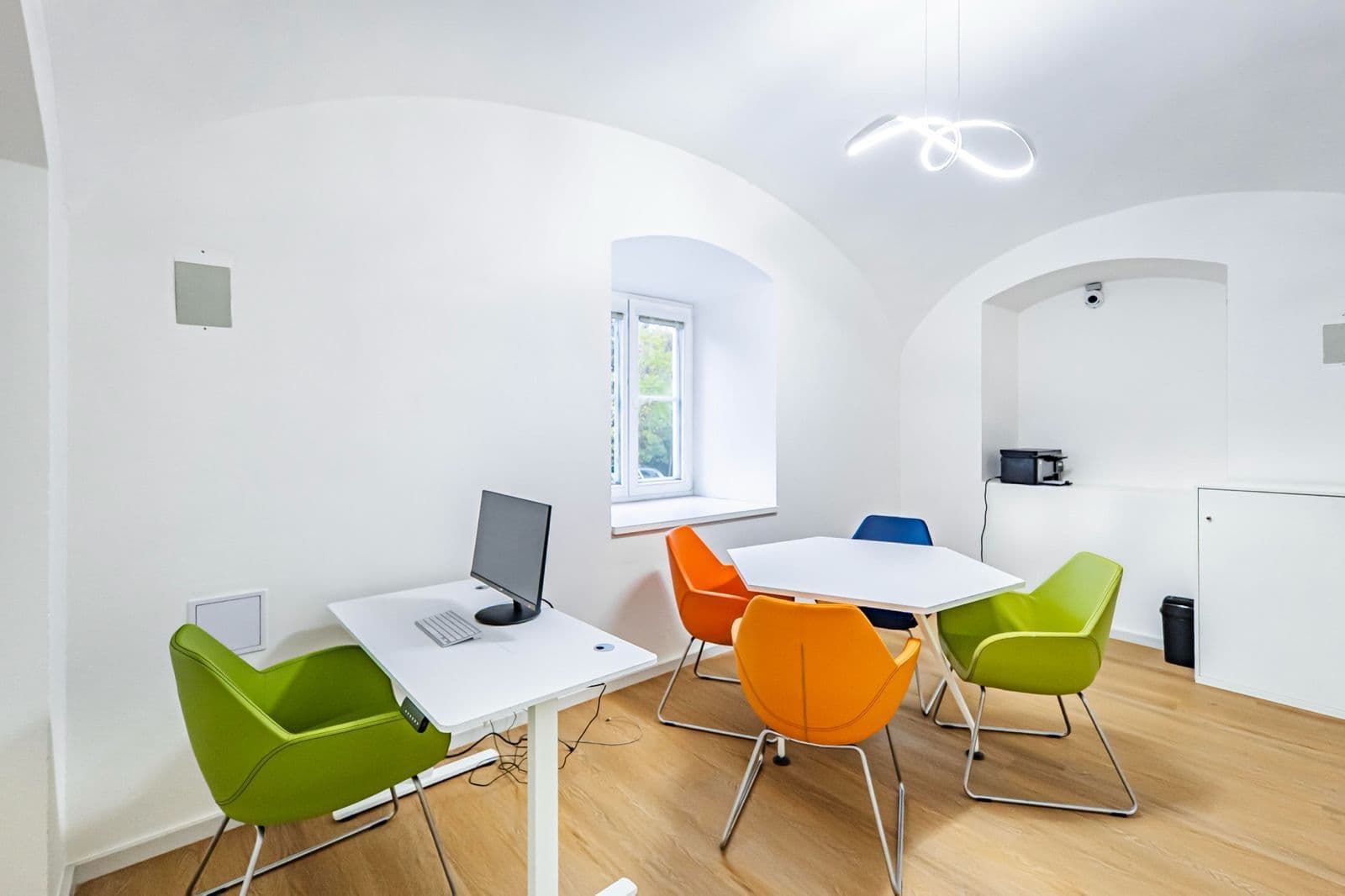 Prenájom kancelárie 60 m², Kotlaska, Praha, Praha Prenájom kancelárie 60 m², Kotlaska, Praha, Praha