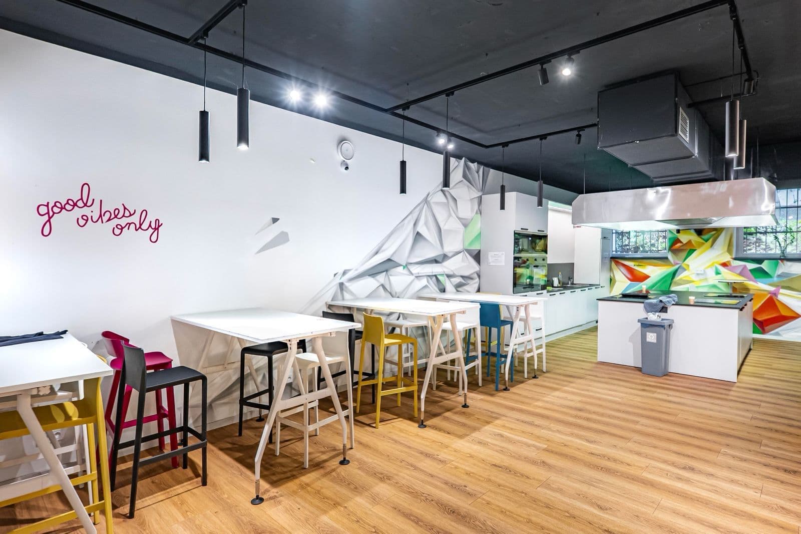 Prenájom kancelárie 60 m², Kotlaska, Praha, Praha Prenájom kancelárie 60 m², Kotlaska, Praha, Praha