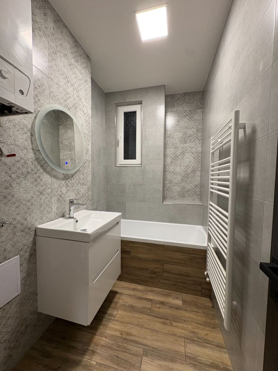 Predaj bytu 3-izbový 74 m², Charkovská, Olomouc, Olomoucký kraj Predaj bytu 3-izbový 74 m², Charkovská, Olomouc, Olomoucký kraj