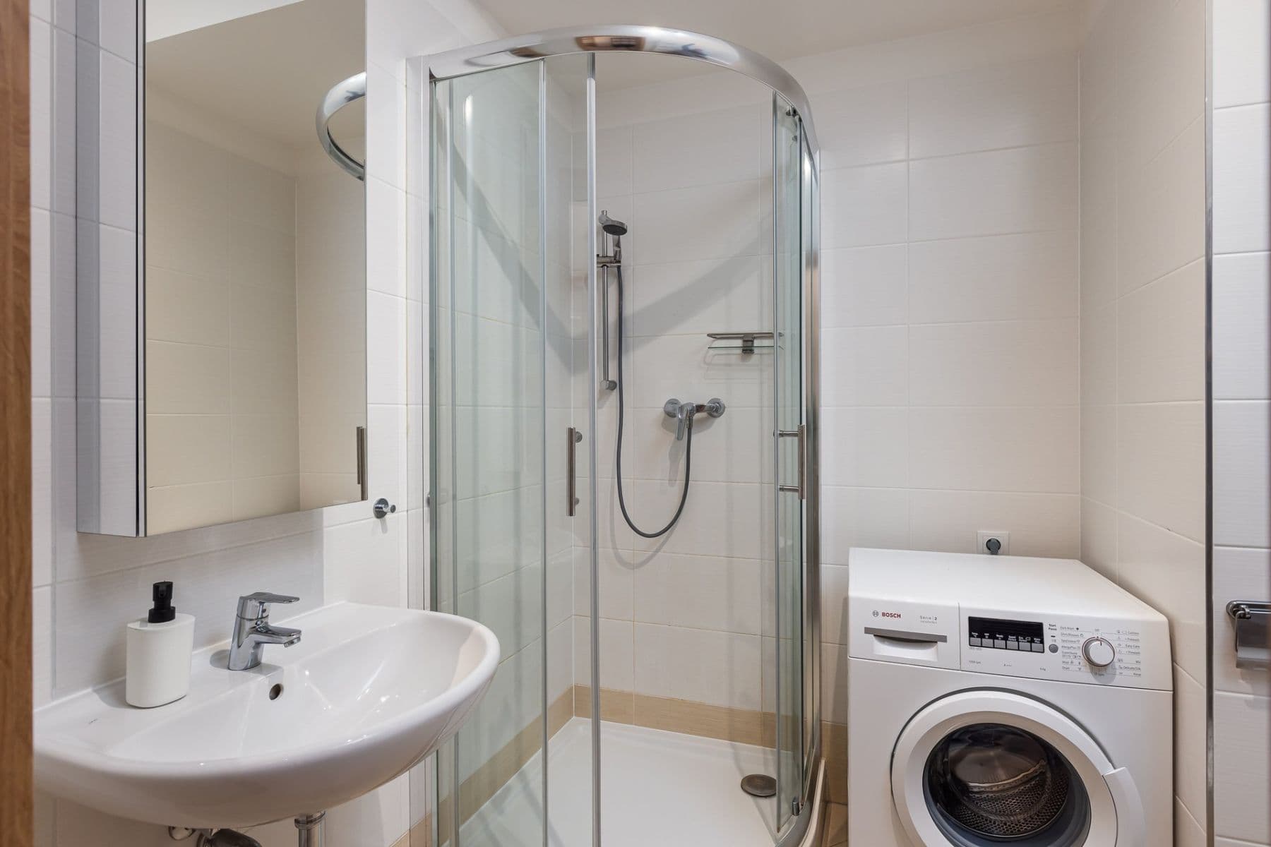 Prenájom bytu 1-izbový 33 m², Toufarova, Praha, Praha Prenájom bytu 1-izbový 33 m², Toufarova, Praha, Praha