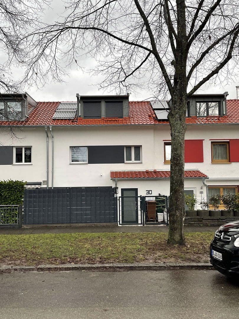 Predaj domu 117 m², pozemek 234 m², Mutzenreisstr 30, Esslingen am Neckar, Bádensko-Wurttembersko Predaj domu 117 m², pozemek 234 m², Mutzenreisstr 30, Esslingen am Neckar, Bádensko-Wurttembersko