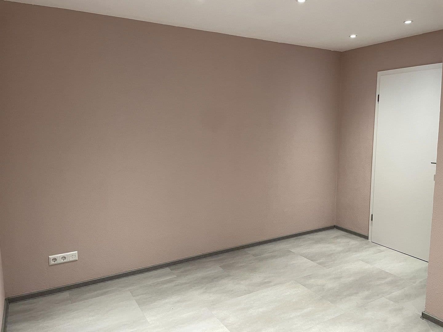 Predaj domu 117 m², pozemek 234 m², Mutzenreisstr 30, Esslingen am Neckar, Bádensko-Wurttembersko Predaj domu 117 m², pozemek 234 m², Mutzenreisstr 30, Esslingen am Neckar, Bádensko-Wurttembersko