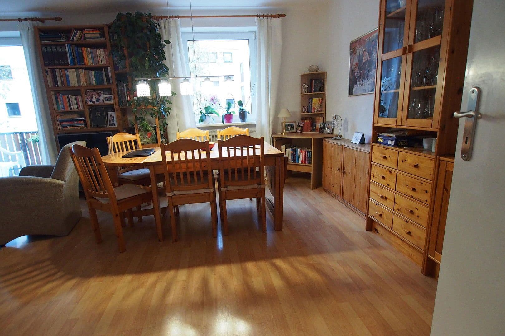 Prenájom bytu 4-izbový 100 m², Holzstraße 1, Fürstenfeldbruck, Bavorsko Prenájom bytu 4-izbový 100 m², Holzstraße 1, Fürstenfeldbruck, Bavorsko