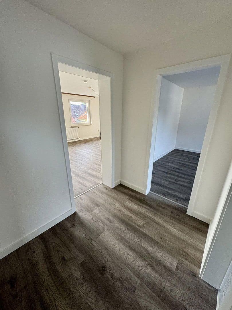 Prenájom bytu 3-izbový 87 m², Oesdorfer Straße 14, Bad Pyrmont, Dolné Sasko Prenájom bytu 3-izbový 87 m², Oesdorfer Straße 14, Bad Pyrmont, Dolné Sasko