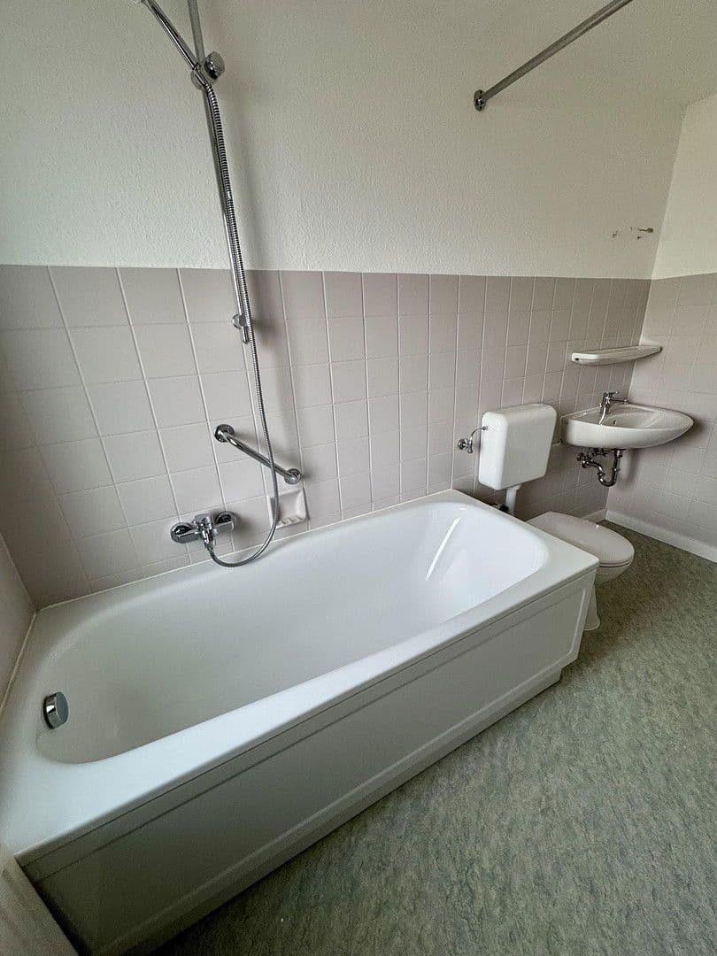 Prenájom bytu 3-izbový 87 m², Oesdorfer Straße 14, Bad Pyrmont, Dolné Sasko Prenájom bytu 3-izbový 87 m², Oesdorfer Straße 14, Bad Pyrmont, Dolné Sasko