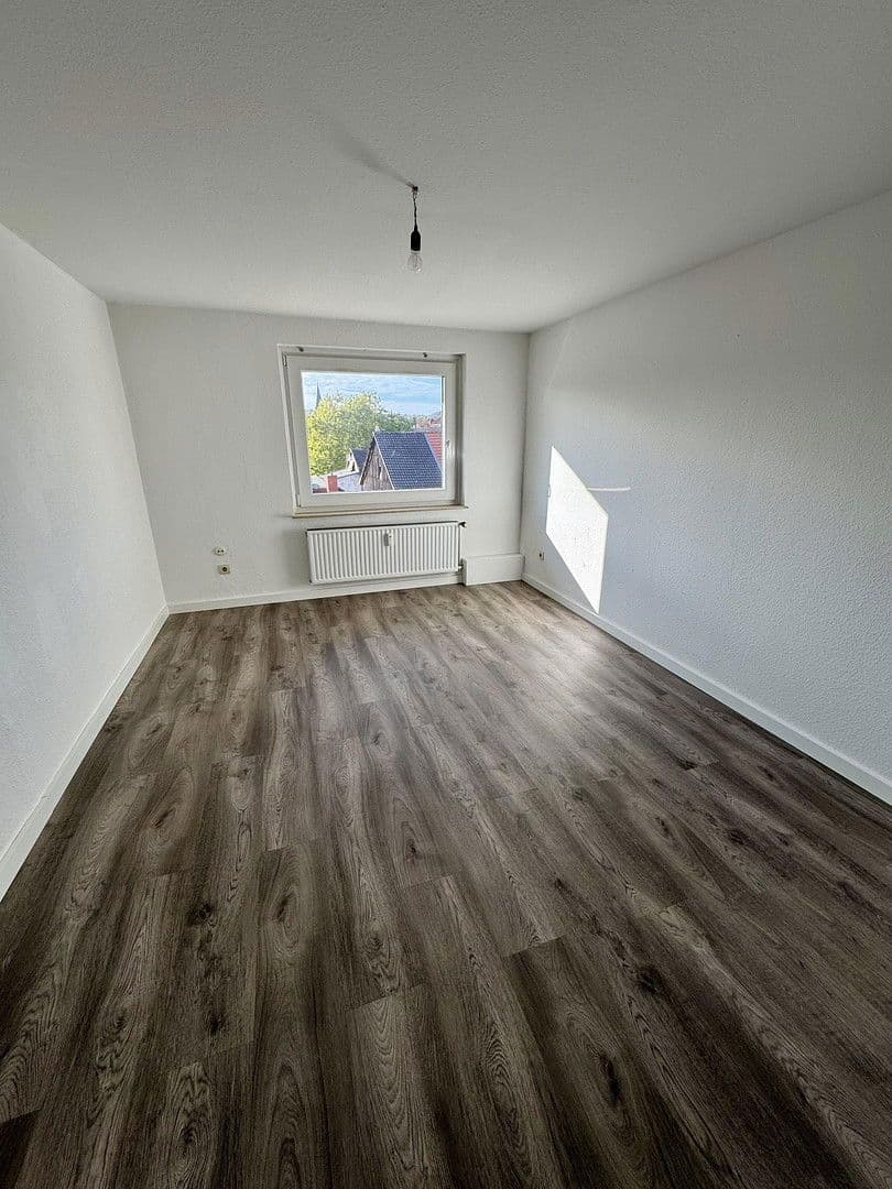 Prenájom bytu 3-izbový 87 m², Oesdorfer Straße 14, Bad Pyrmont, Dolné Sasko Prenájom bytu 3-izbový 87 m², Oesdorfer Straße 14, Bad Pyrmont, Dolné Sasko