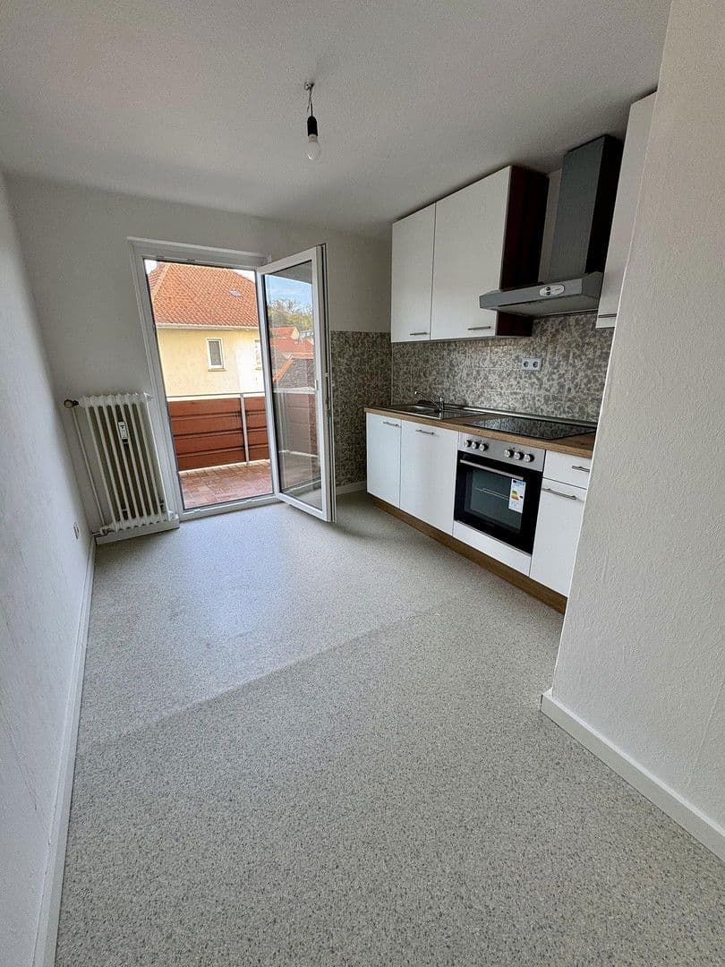 Prenájom bytu 3-izbový 87 m², Oesdorfer Straße 14, Bad Pyrmont, Dolné Sasko Prenájom bytu 3-izbový 87 m², Oesdorfer Straße 14, Bad Pyrmont, Dolné Sasko