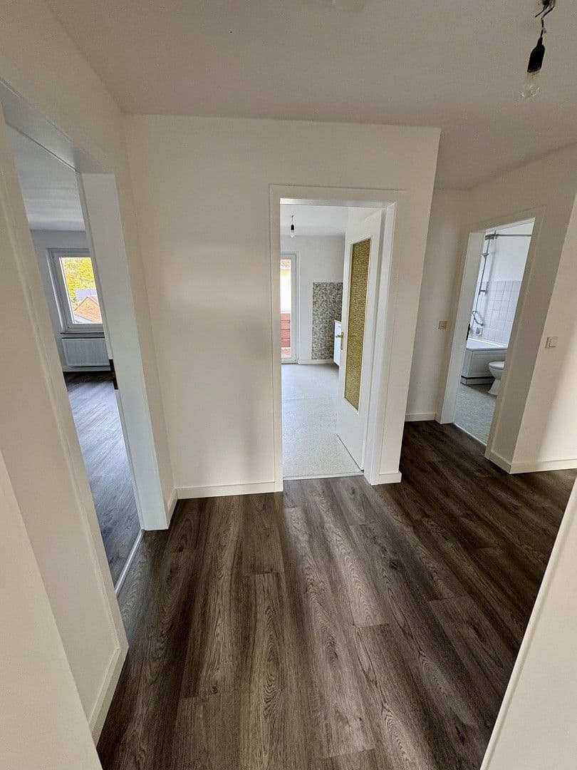 Prenájom bytu 3-izbový 87 m², Oesdorfer Straße 14, Bad Pyrmont, Dolné Sasko Prenájom bytu 3-izbový 87 m², Oesdorfer Straße 14, Bad Pyrmont, Dolné Sasko