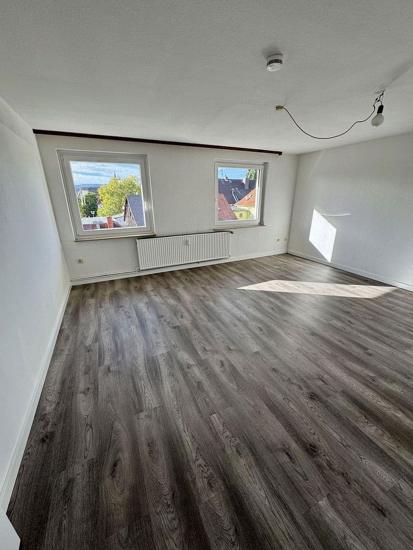 Prenájom bytu 3-izbový 87 m², Oesdorfer Straße 14, Bad Pyrmont, Dolné Sasko Prenájom bytu 3-izbový 87 m², Oesdorfer Straße 14, Bad Pyrmont, Dolné Sasko