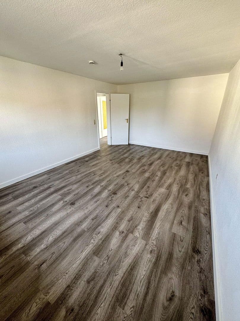 Prenájom bytu 3-izbový 87 m², Oesdorfer Straße 14, Bad Pyrmont, Dolné Sasko Prenájom bytu 3-izbový 87 m², Oesdorfer Straße 14, Bad Pyrmont, Dolné Sasko