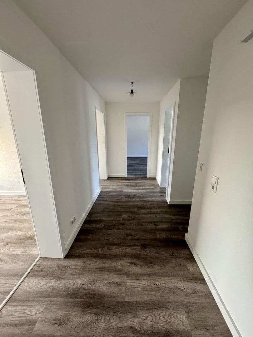 Prenájom bytu 3-izbový 87 m², Oesdorfer Straße 14, Bad Pyrmont, Dolné Sasko Prenájom bytu 3-izbový 87 m², Oesdorfer Straße 14, Bad Pyrmont, Dolné Sasko