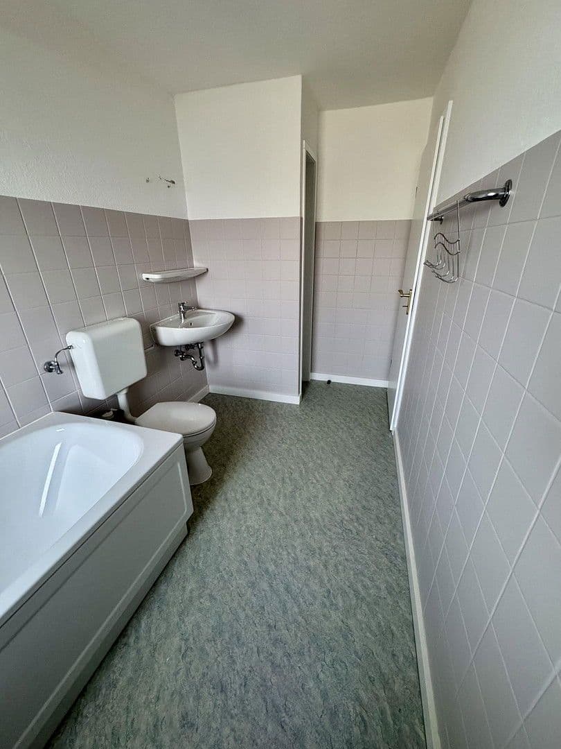 Prenájom bytu 3-izbový 87 m², Oesdorfer Straße 14, Bad Pyrmont, Dolné Sasko Prenájom bytu 3-izbový 87 m², Oesdorfer Straße 14, Bad Pyrmont, Dolné Sasko