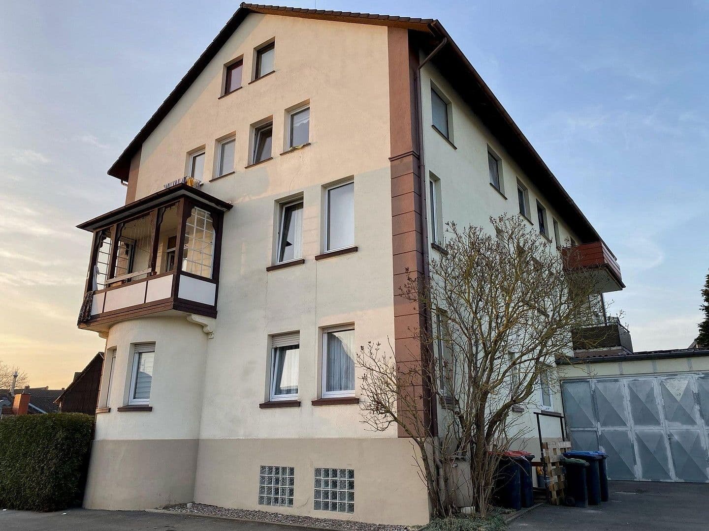 Prenájom bytu 3-izbový 87 m², Oesdorfer Straße 14, Bad Pyrmont, Dolné Sasko Prenájom bytu 3-izbový 87 m², Oesdorfer Straße 14, Bad Pyrmont, Dolné Sasko