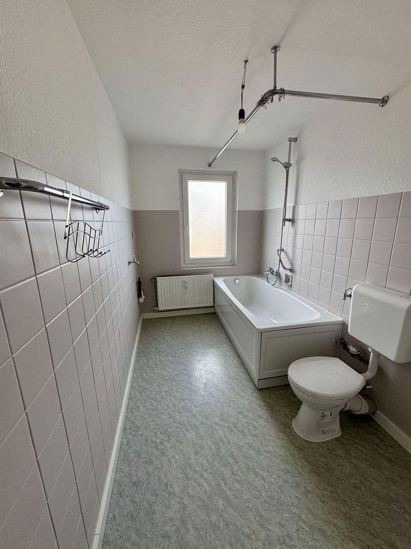 Prenájom bytu 3-izbový 87 m², Oesdorfer Straße 14, Bad Pyrmont, Dolné Sasko Prenájom bytu 3-izbový 87 m², Oesdorfer Straße 14, Bad Pyrmont, Dolné Sasko