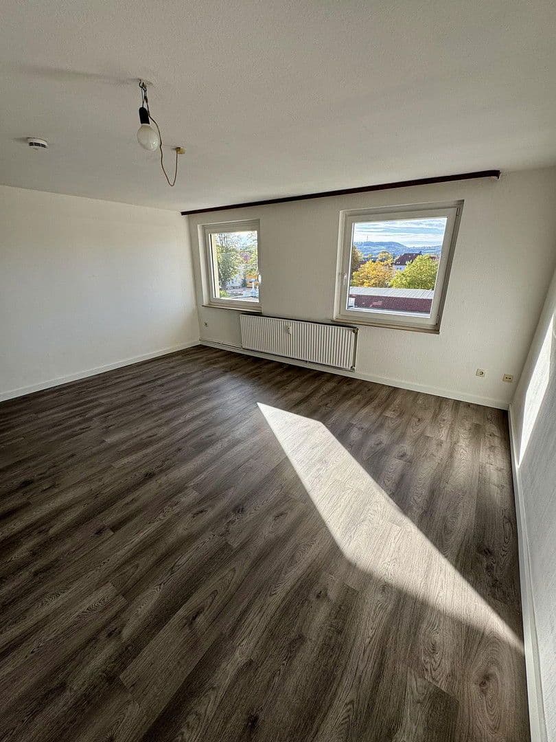 Prenájom bytu 3-izbový 87 m², Oesdorfer Straße 14, Bad Pyrmont, Dolné Sasko Prenájom bytu 3-izbový 87 m², Oesdorfer Straße 14, Bad Pyrmont, Dolné Sasko