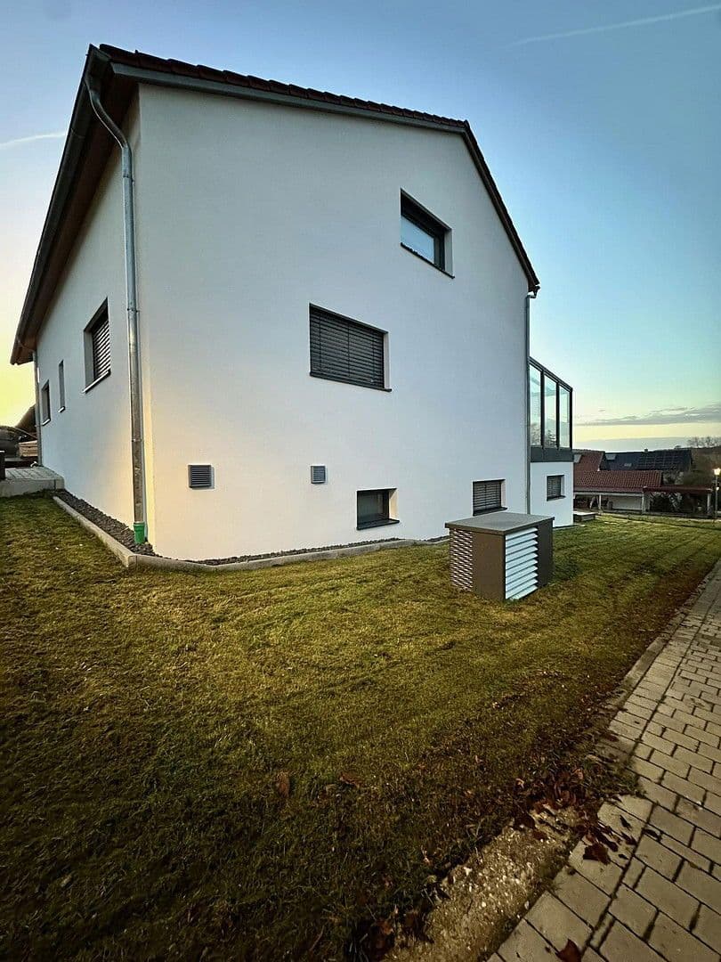 Predaj domu 343 m², pozemek 657 m², Mengkofen, Bavorsko Predaj domu 343 m², pozemek 657 m², Mengkofen, Bavorsko