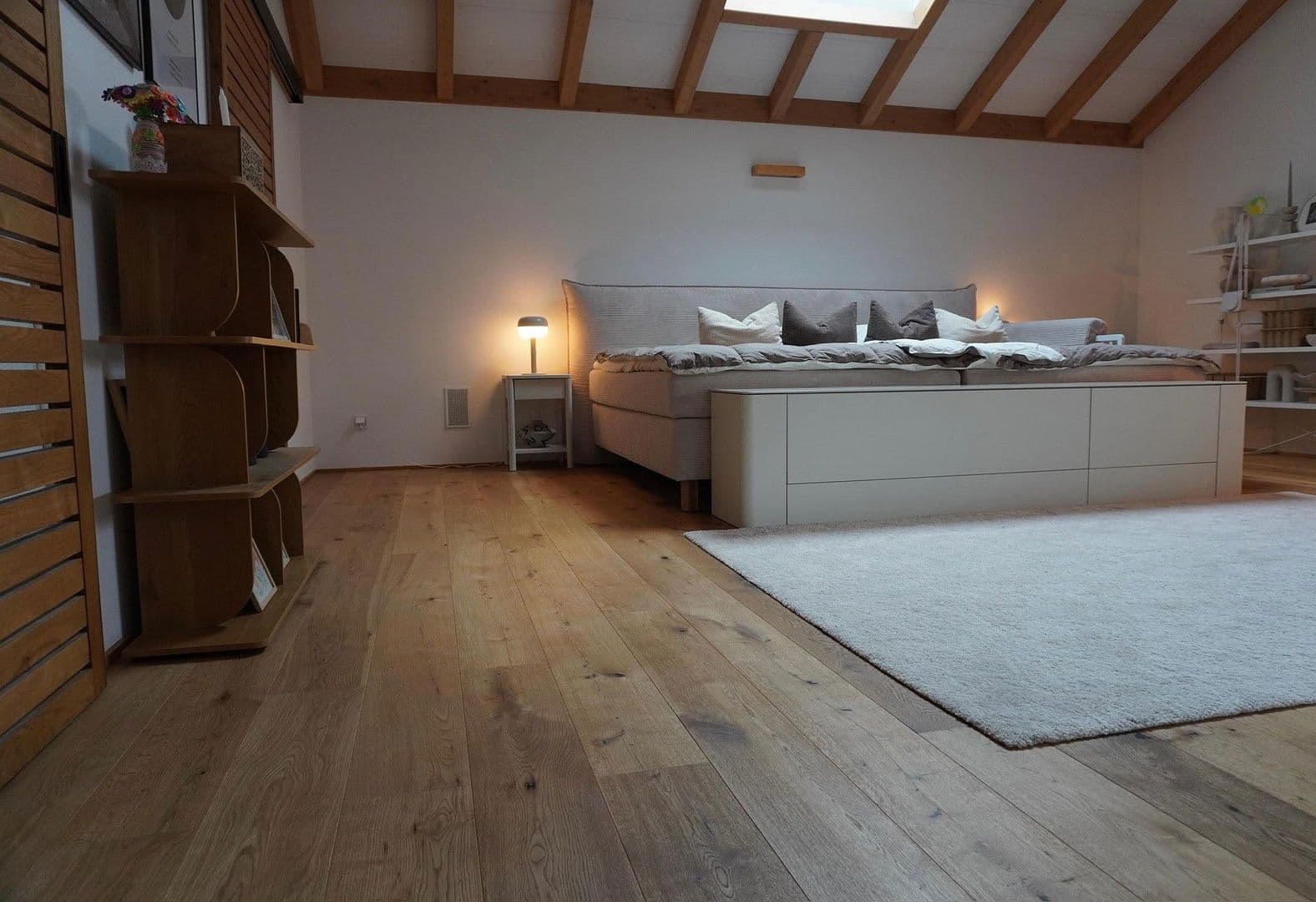 Predaj domu 343 m², pozemek 657 m², Mengkofen, Bavorsko Predaj domu 343 m², pozemek 657 m², Mengkofen, Bavorsko