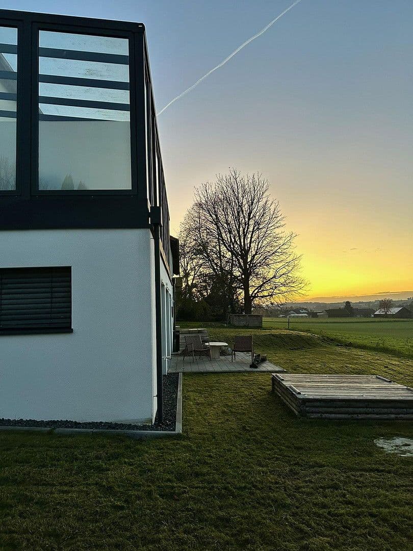 Predaj domu 343 m², pozemek 657 m², Mengkofen, Bavorsko Predaj domu 343 m², pozemek 657 m², Mengkofen, Bavorsko