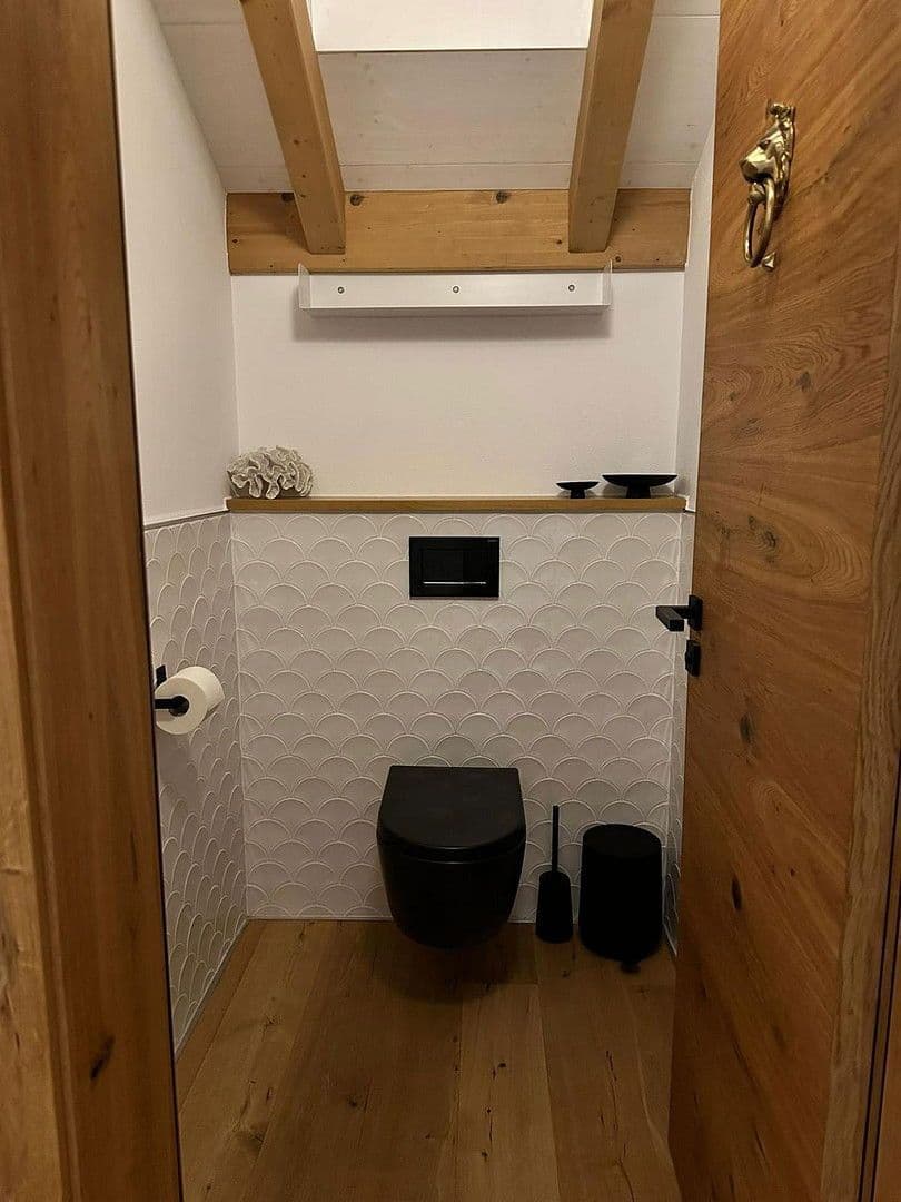 Predaj domu 343 m², pozemek 657 m², Mengkofen, Bavorsko Predaj domu 343 m², pozemek 657 m², Mengkofen, Bavorsko