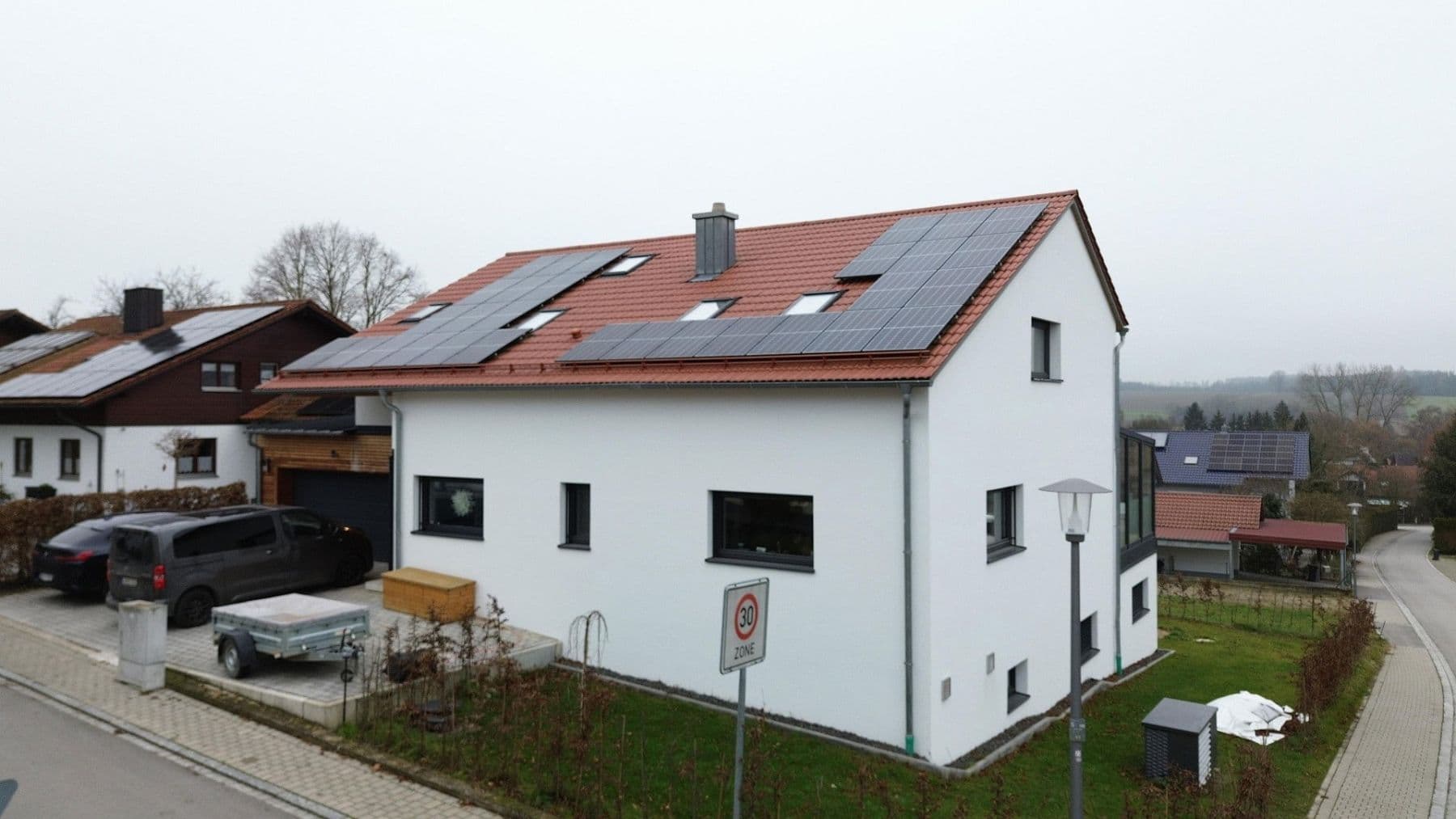 Predaj domu 343 m², pozemek 657 m², Mengkofen, Bavorsko Predaj domu 343 m², pozemek 657 m², Mengkofen, Bavorsko