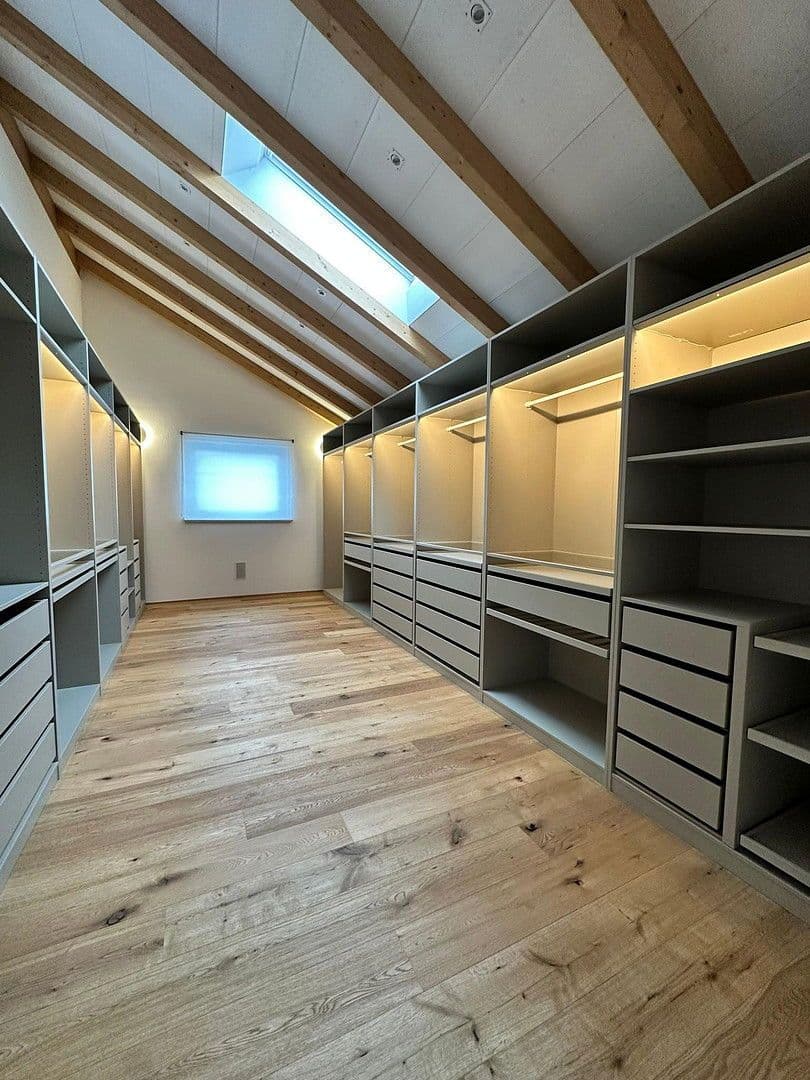 Predaj domu 343 m², pozemek 657 m², Mengkofen, Bavorsko Predaj domu 343 m², pozemek 657 m², Mengkofen, Bavorsko