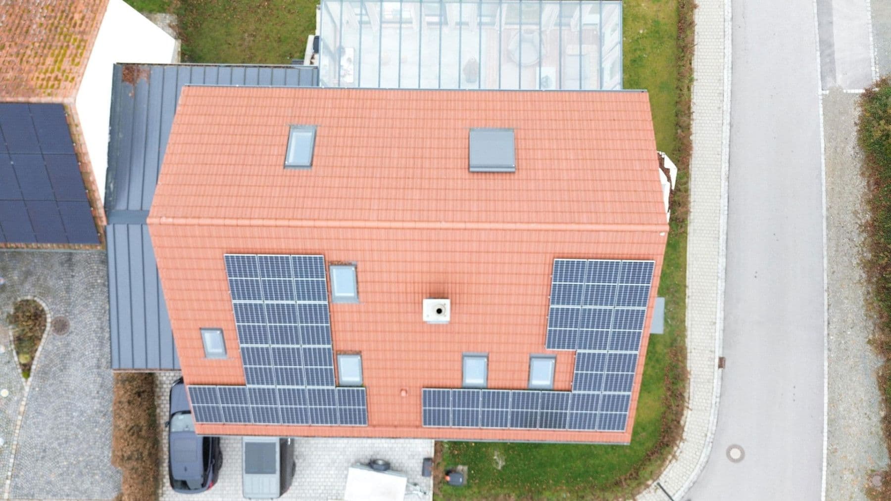 Predaj domu 343 m², pozemek 657 m², Mengkofen, Bavorsko Predaj domu 343 m², pozemek 657 m², Mengkofen, Bavorsko