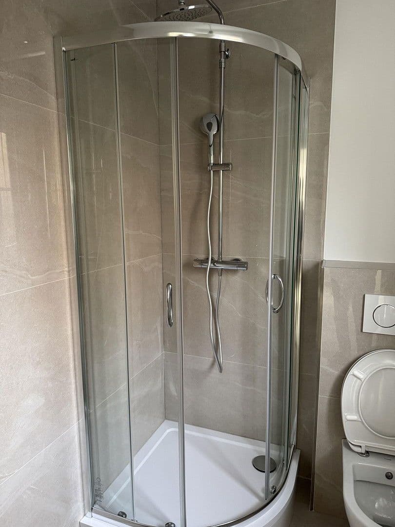 Predaj domu 160 m², pozemek 475 m², Am Kuhlager 14, Neustadt am Rübenberge, Dolné Sasko Predaj domu 160 m², pozemek 475 m², Am Kuhlager 14, Neustadt am Rübenberge, Dolné Sasko