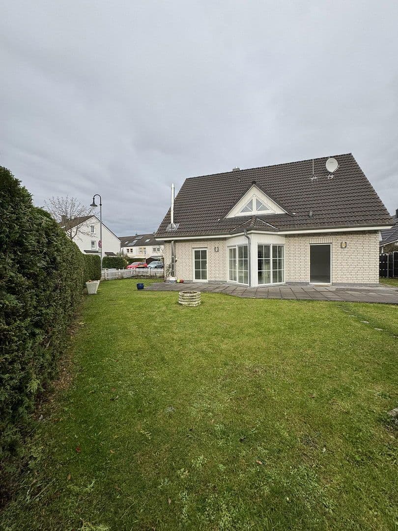 Predaj domu 160 m², pozemek 475 m², Am Kuhlager 14, Neustadt am Rübenberge, Dolné Sasko Predaj domu 160 m², pozemek 475 m², Am Kuhlager 14, Neustadt am Rübenberge, Dolné Sasko