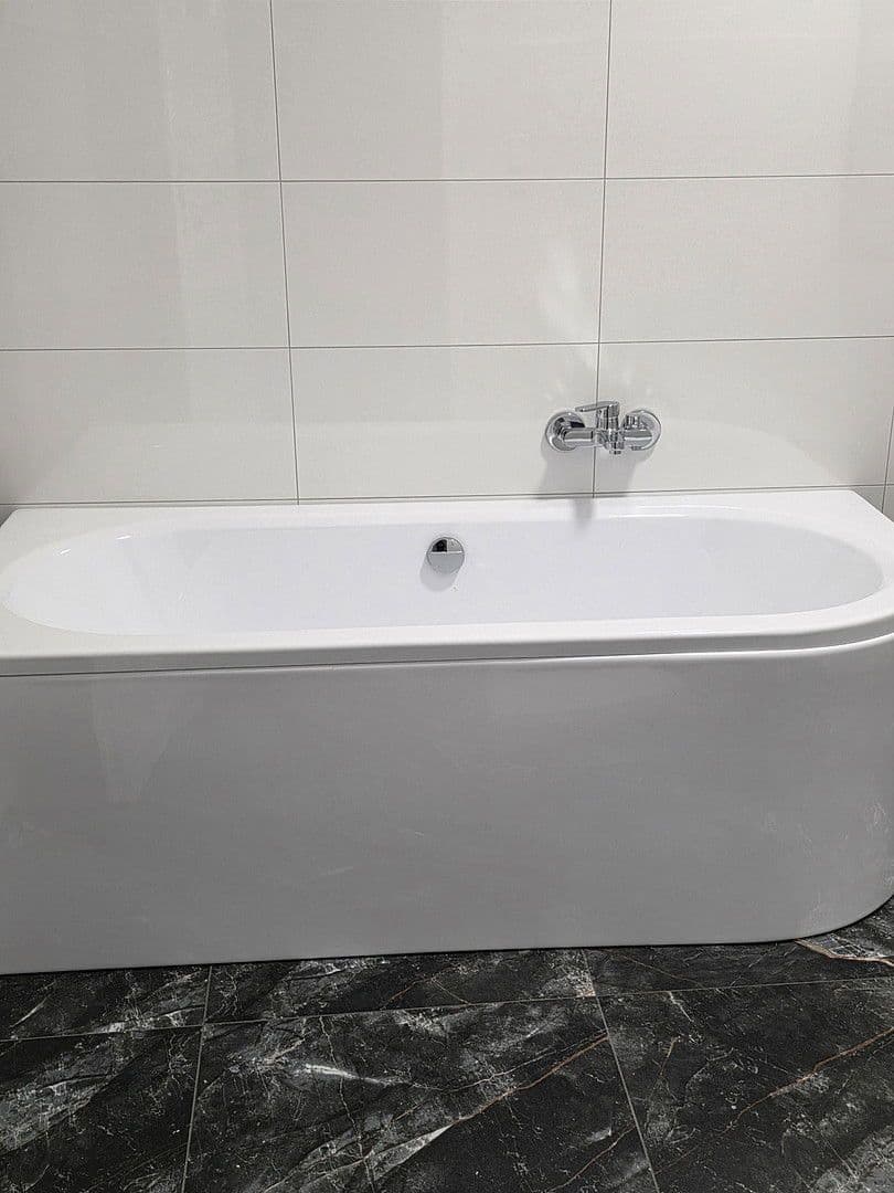 Prenájom bytu 2-izbový 62 m², Schwedt/Oder, Brandenbursko Prenájom bytu 2-izbový 62 m², Schwedt/Oder, Brandenbursko