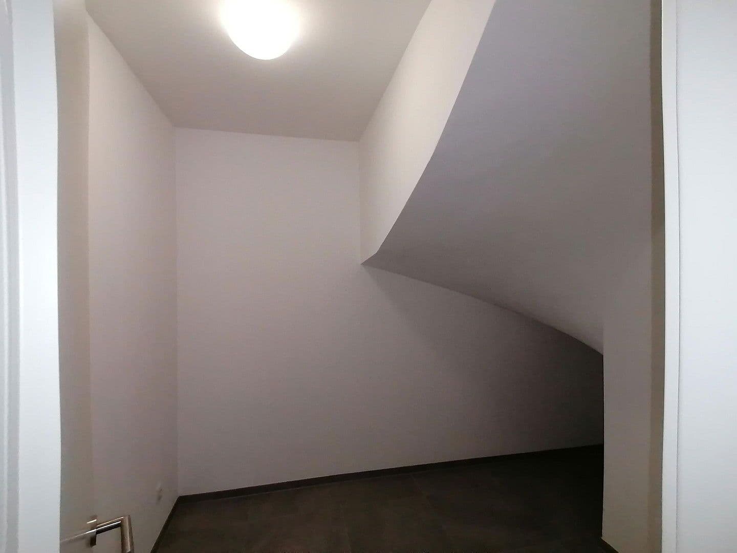 Prenájom domu 186 m², pozemek 537 m², Biberweg 18, Abensberg, Bavorsko Prenájom domu 186 m², pozemek 537 m², Biberweg 18, Abensberg, Bavorsko